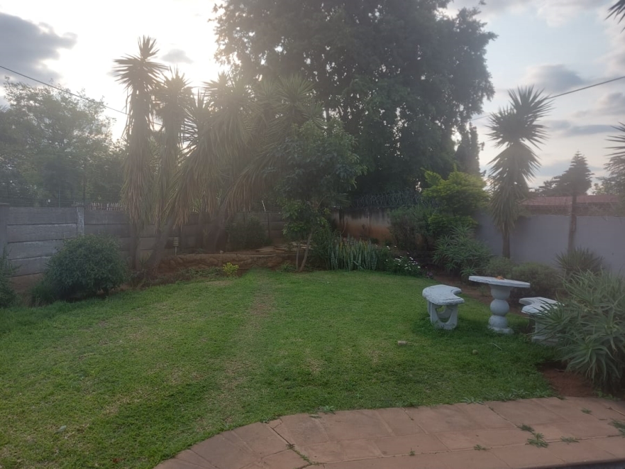 4 Bedroom Property for Sale in Oos Einde North West